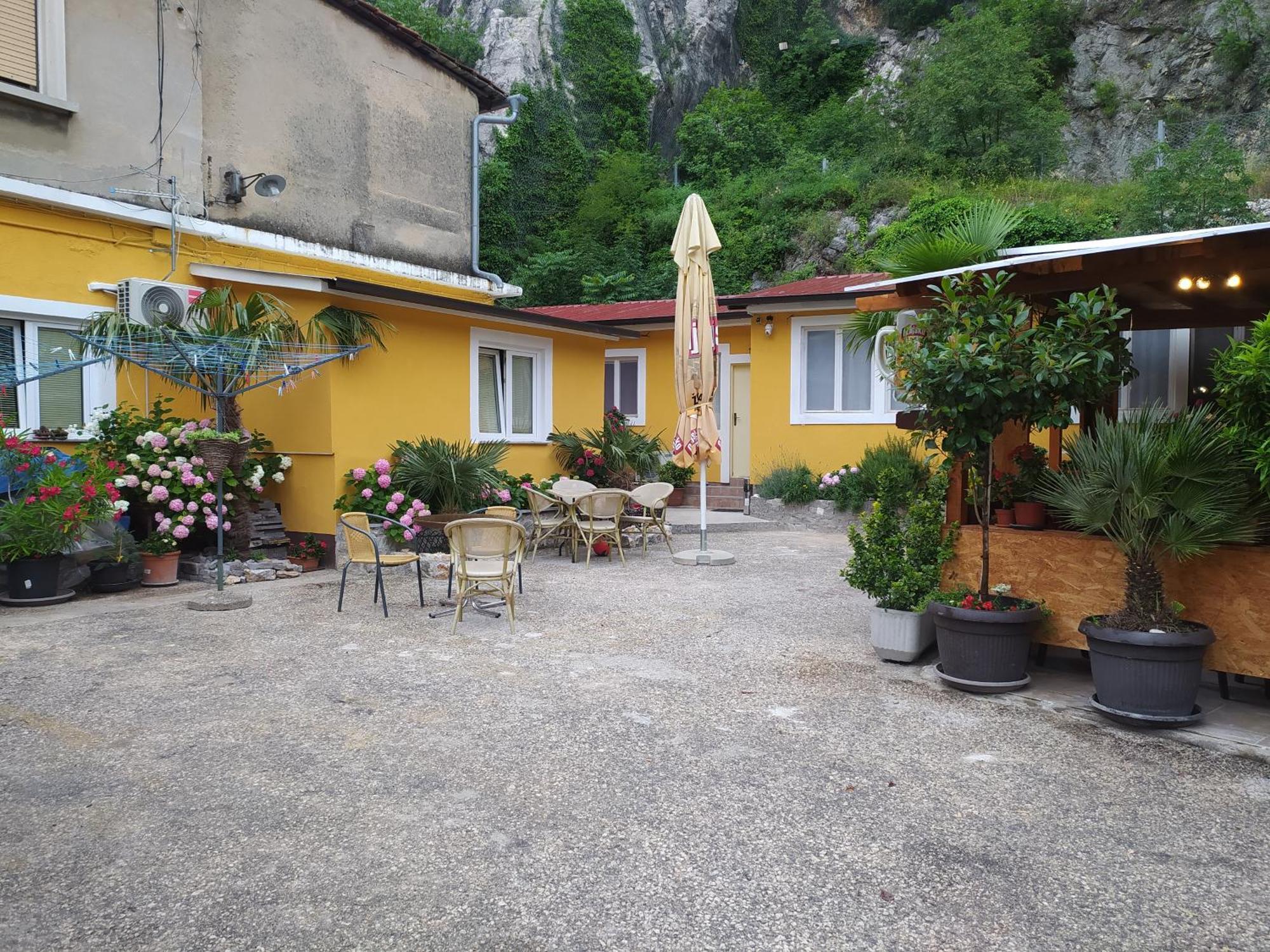 In Kala Hotel Рийека Екстериор снимка